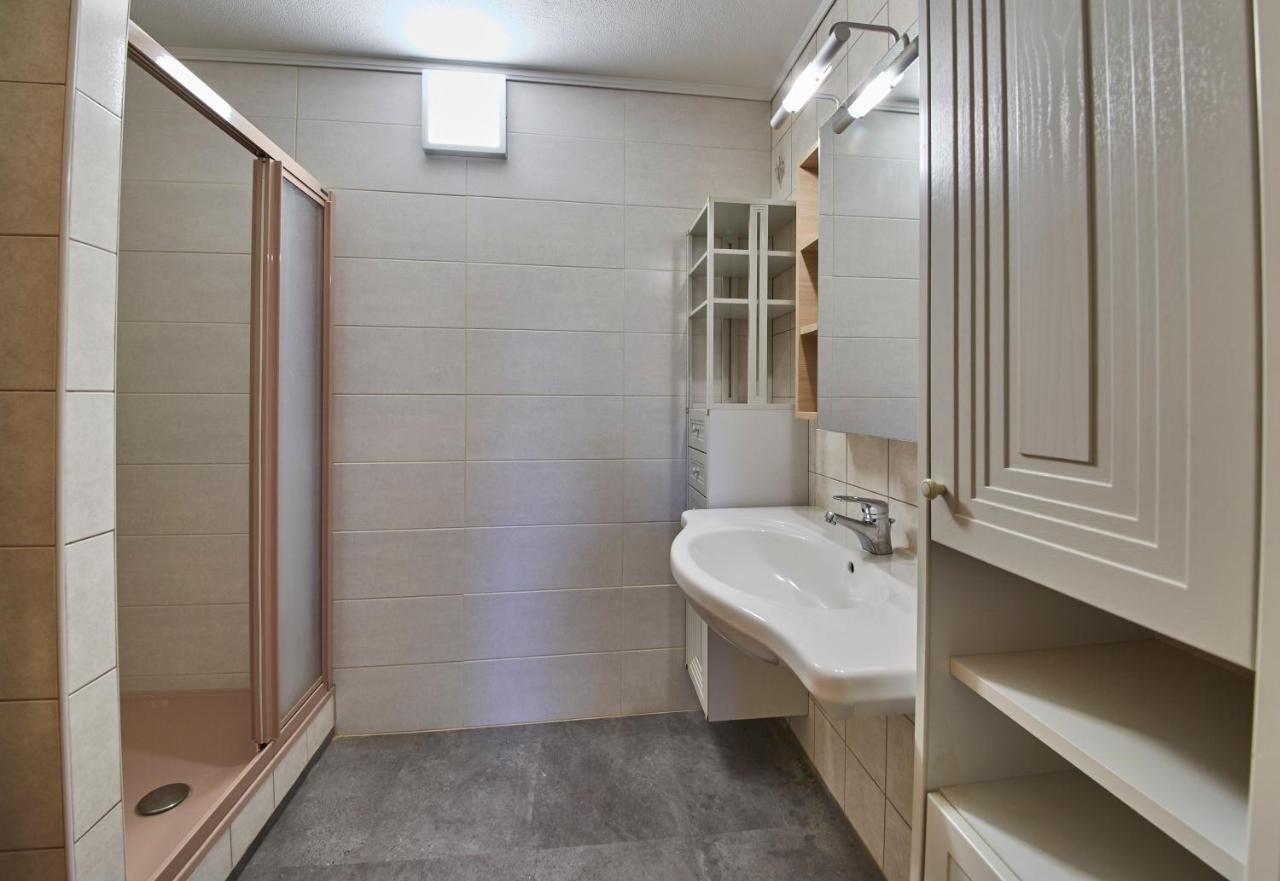 Holiday Lodge Frei & Wild Viehhofen Luaran gambar